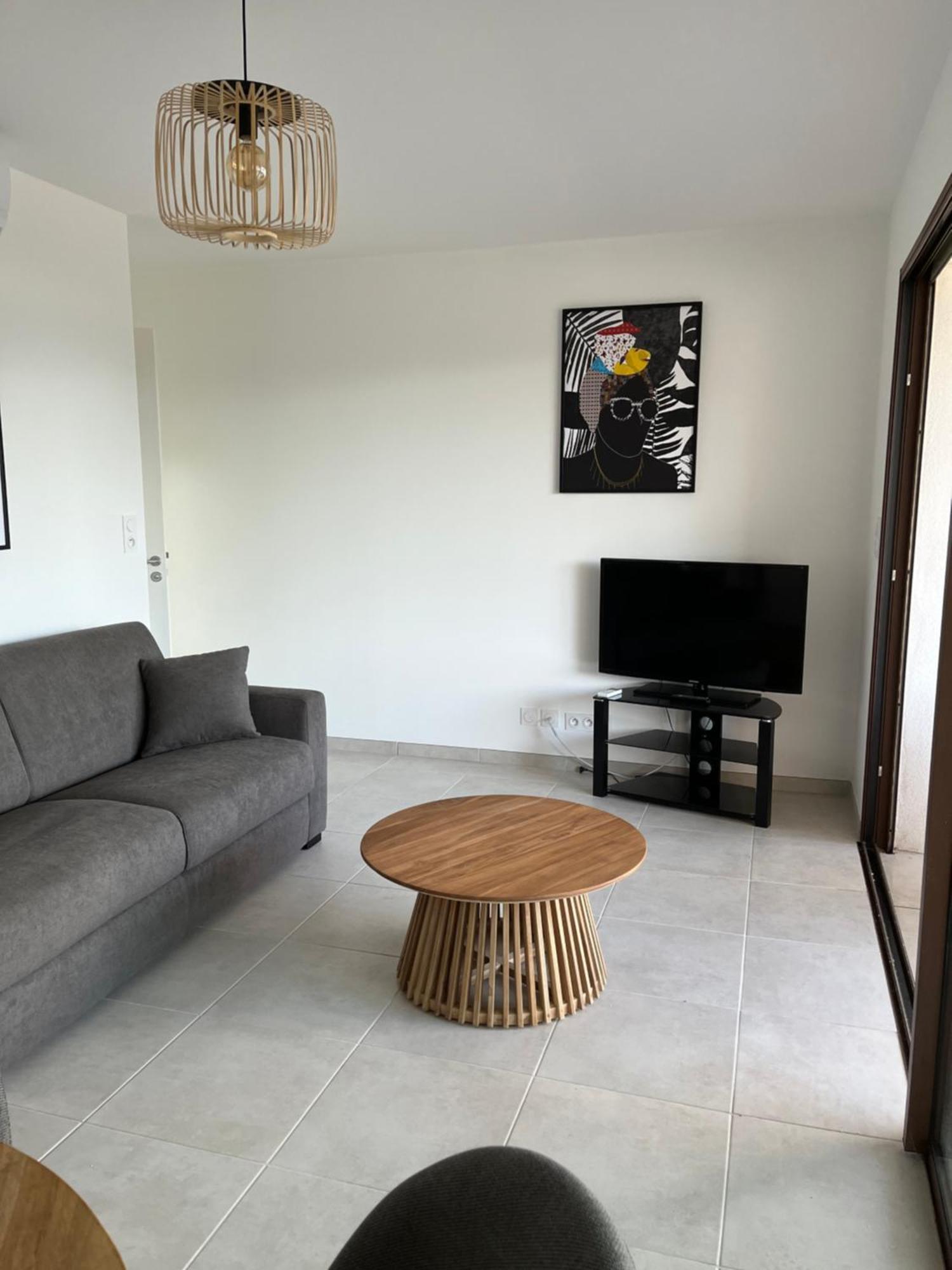 Loc A Machja Fiurita 1 Et 2 Apartment